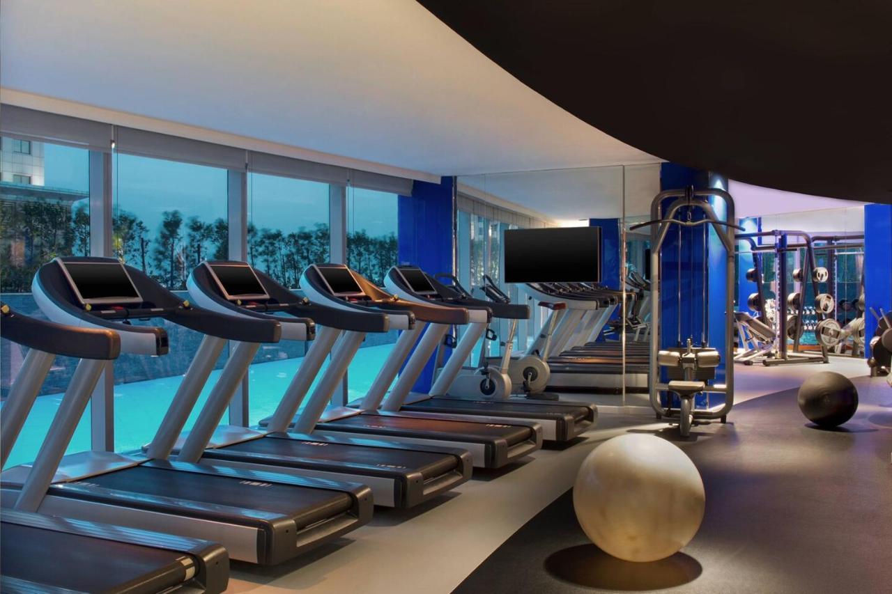 W Hotel 5*